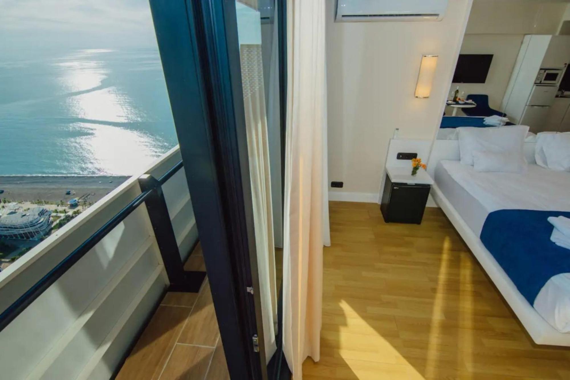 Relax And Unwind Premier Sea View Aparthotel In 巴统 外观 照片